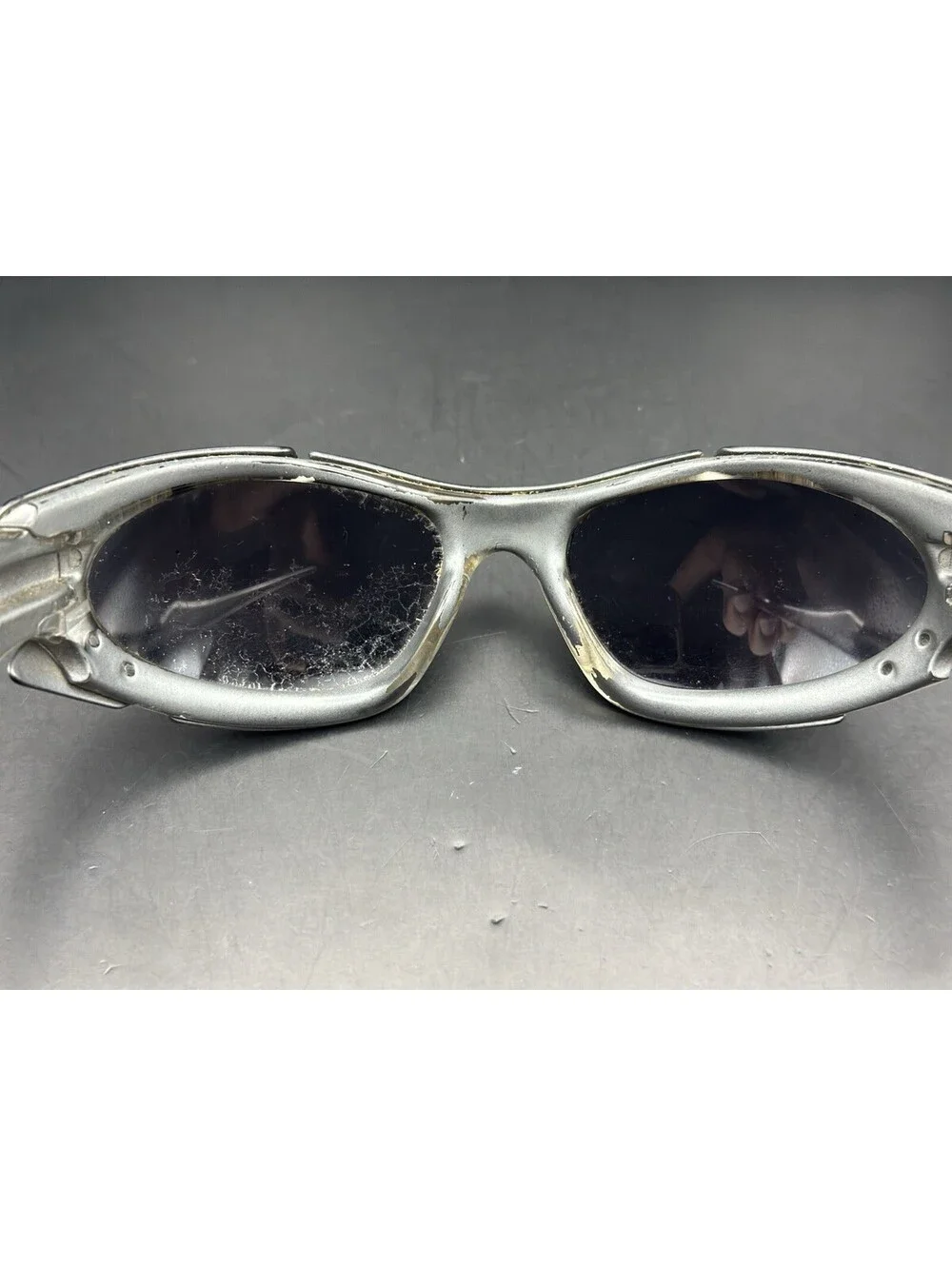 Oakley Plate Dark Silver/Black Iridium Lenses